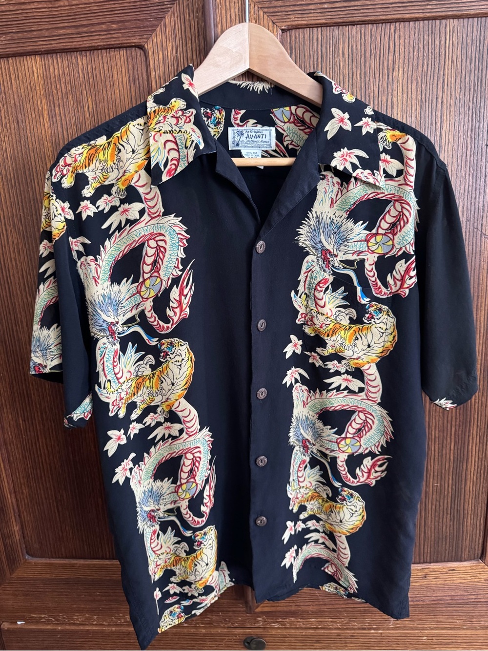 Avanti Black Short-Sleeve Silk Dragon & Tiger Shirt size M